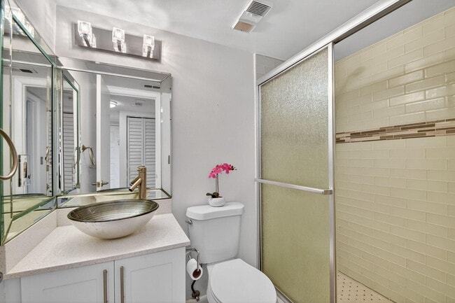 Building Photo - 7142 Golf Colony Ct