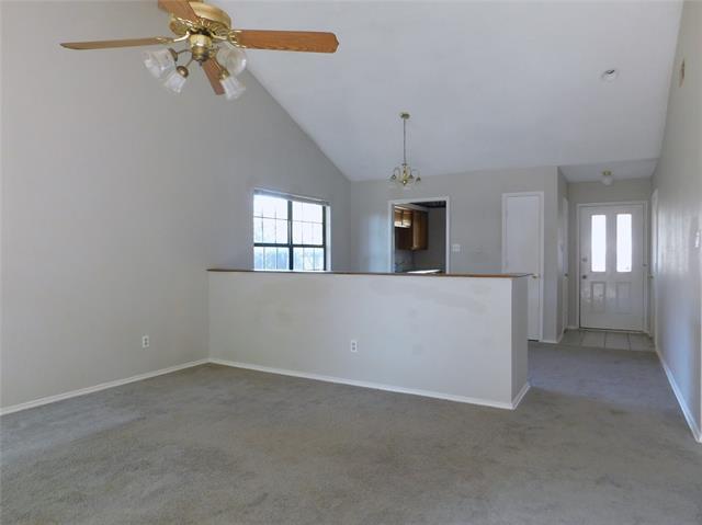 Building Photo - 404 Pace Dr