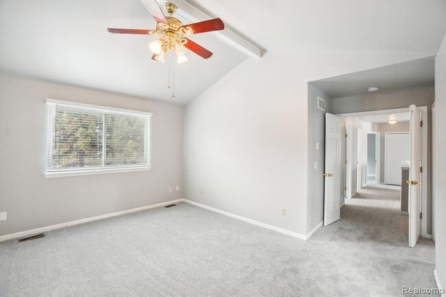 Building Photo - 2609 Huntington Dr