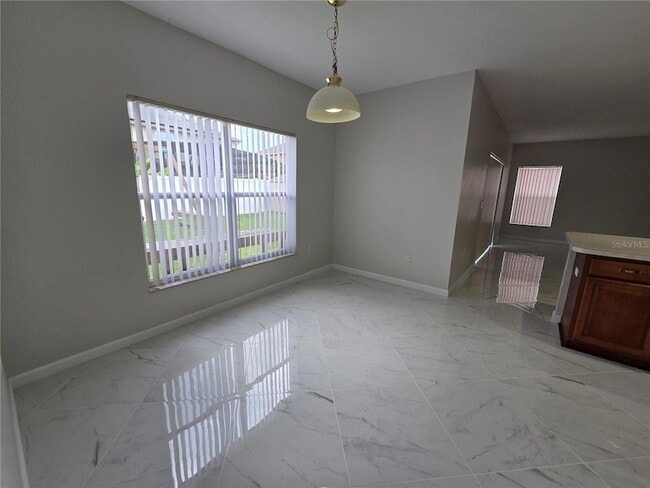 Building Photo - 330 Aldershot Ct