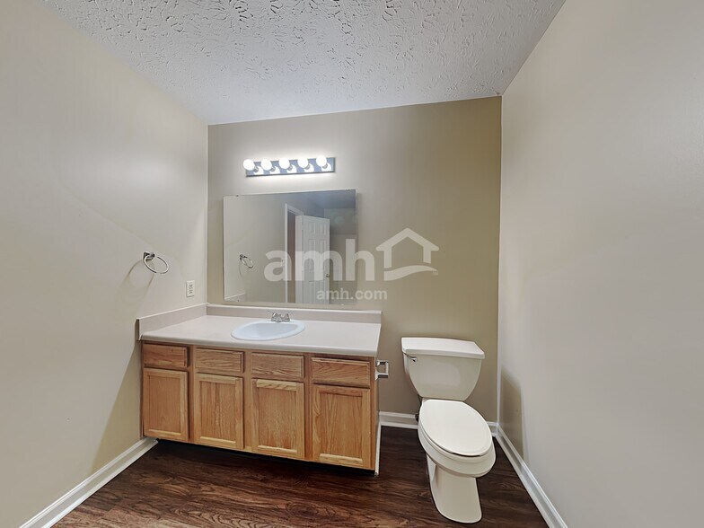 Building Photo - 716 Greene Ct