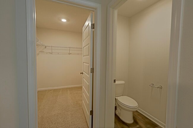 Building Photo - 5747 Guinevere Ln