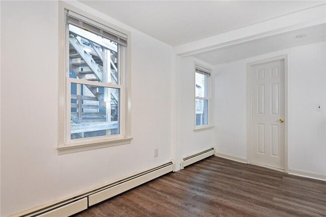 Building Photo - 44 Ridge St