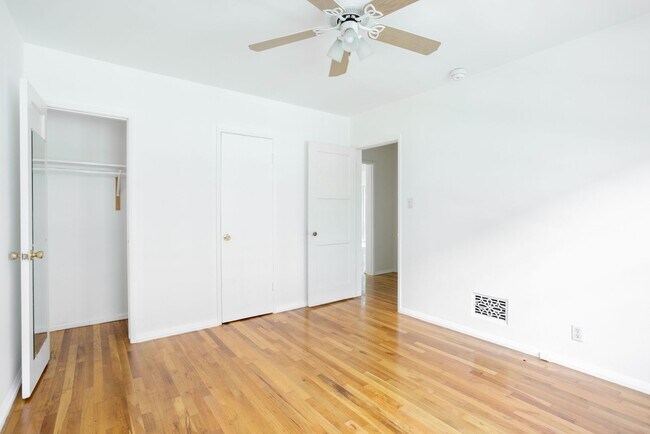 Interior Photo - Maple Dr Apartments