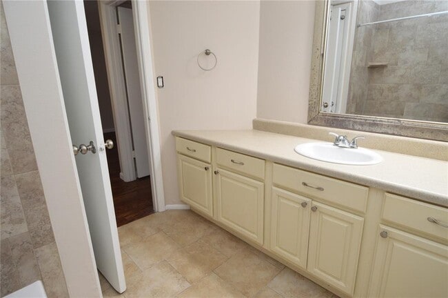 Building Photo - 8756 Mallard Reserve Dr