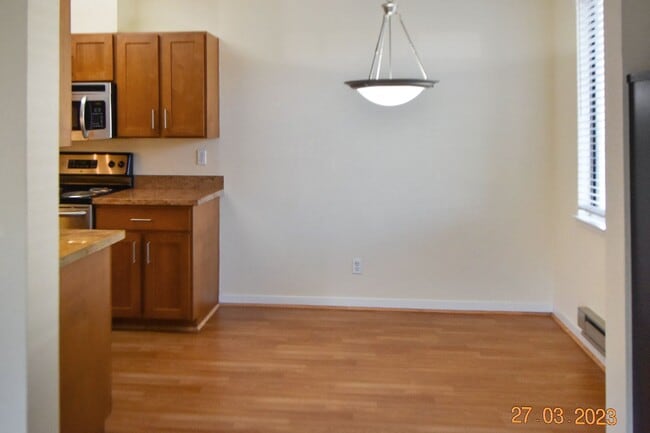 Building Photo - Beautiful and Quiet Gated Community steps from the Marina!