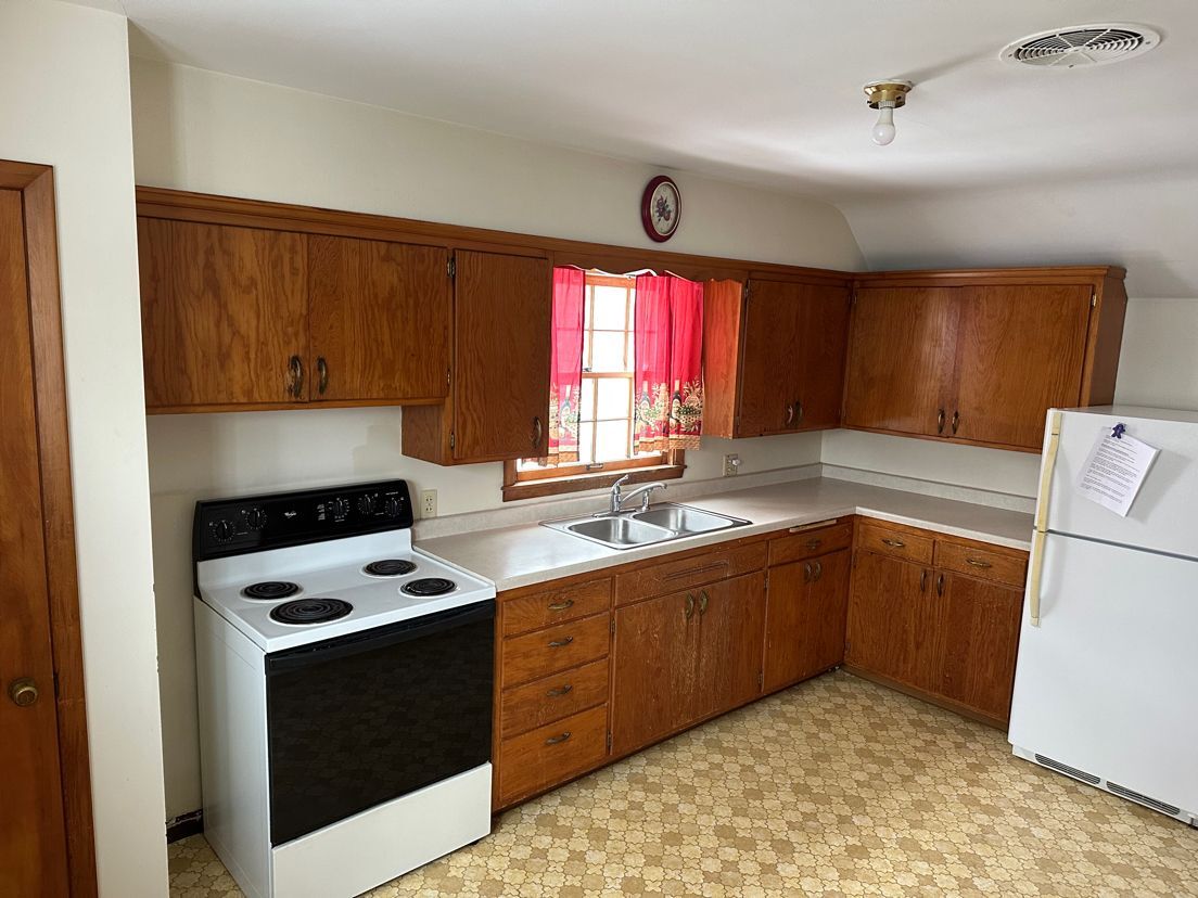 Building Photo - 517 Blue Earth St