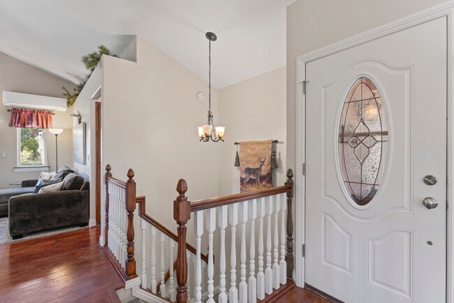 Building Photo - 26520 Walnut Hills Dr