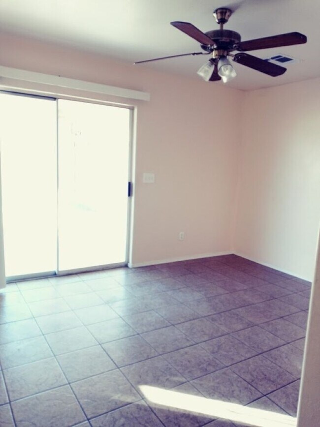 Building Photo - 3 Bed 2 Bath in Glendale
