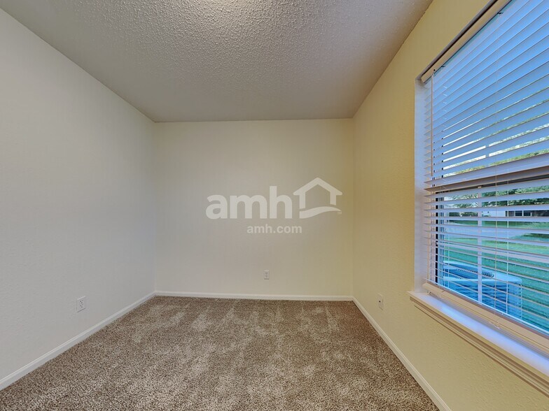 Building Photo - 2744 Branigan Creek Blvd