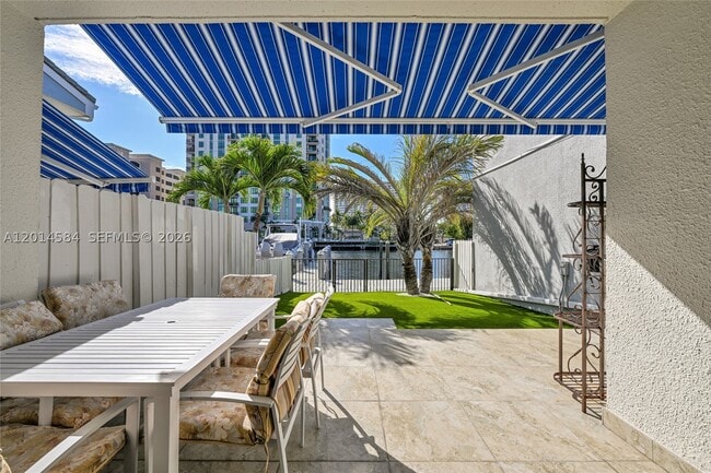 Building Photo - 350 Poinciana Island Dr