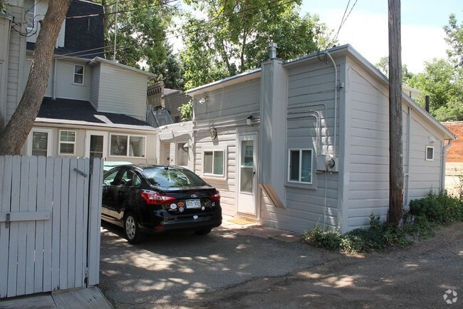 Building Photo - Maple Apartments