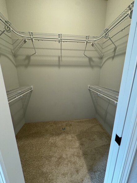Building Photo - 7431 Stonefield Dr