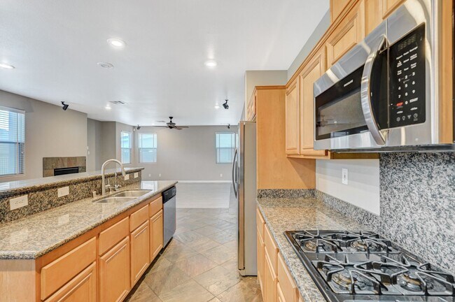 Building Photo - 1st MONTH FREE! Lone Mountain Heights Luxu...