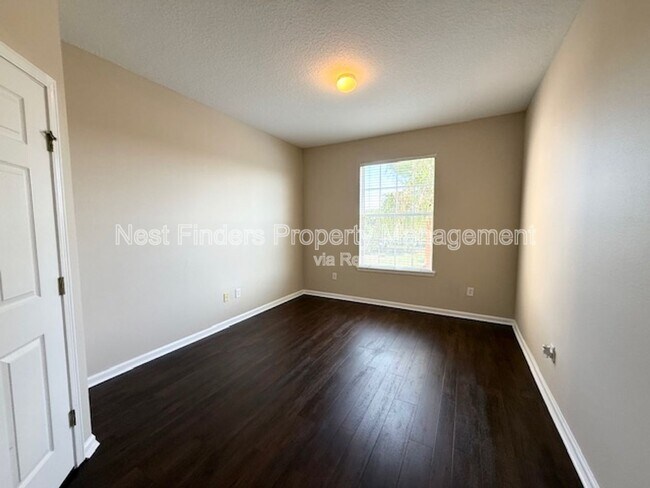 Building Photo - 7801 Point Meadows Dr