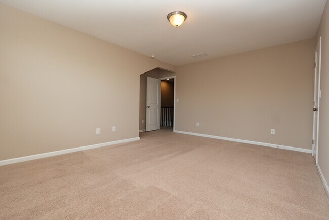 Building Photo - Bright 5BR w/ Island Kitchen,  Loft & 2-Car Garage in Mooresville