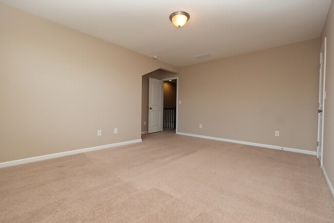 Building Photo - Spacious 5-Bedroom Home in Mooresville with Open Floor Plan & Loft!