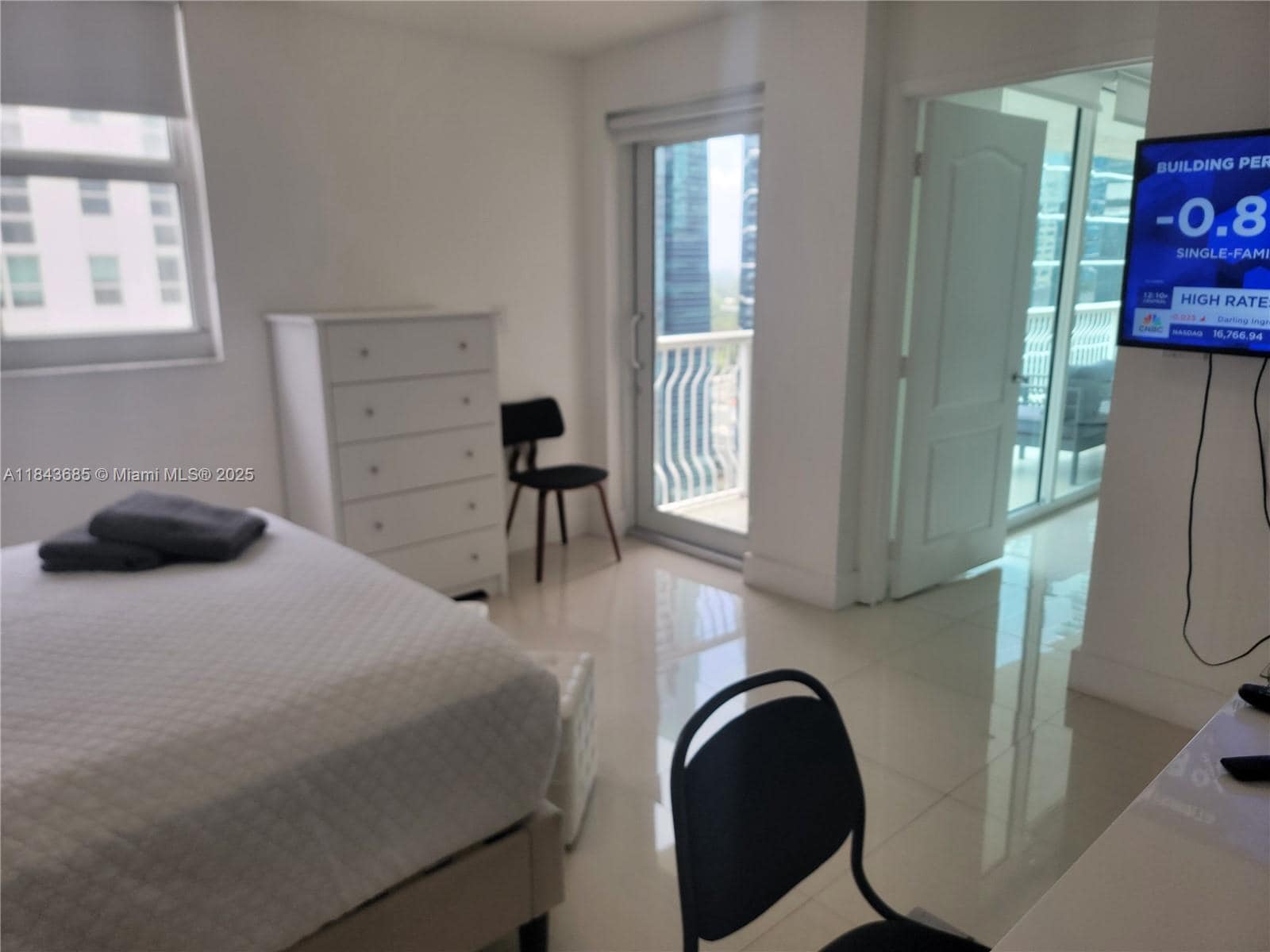 Building Photo - 1200 Brickell Bay Dr