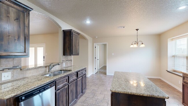 Building Photo - 2 WEEKS FREE RENT + $1,895 ONE STORY 4 BEDROOM WITH 3 FULL BATHS