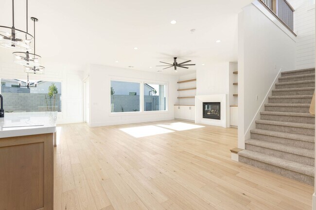 Building Photo - Beautiful 5 bed 4 bath home in Desert Cany...