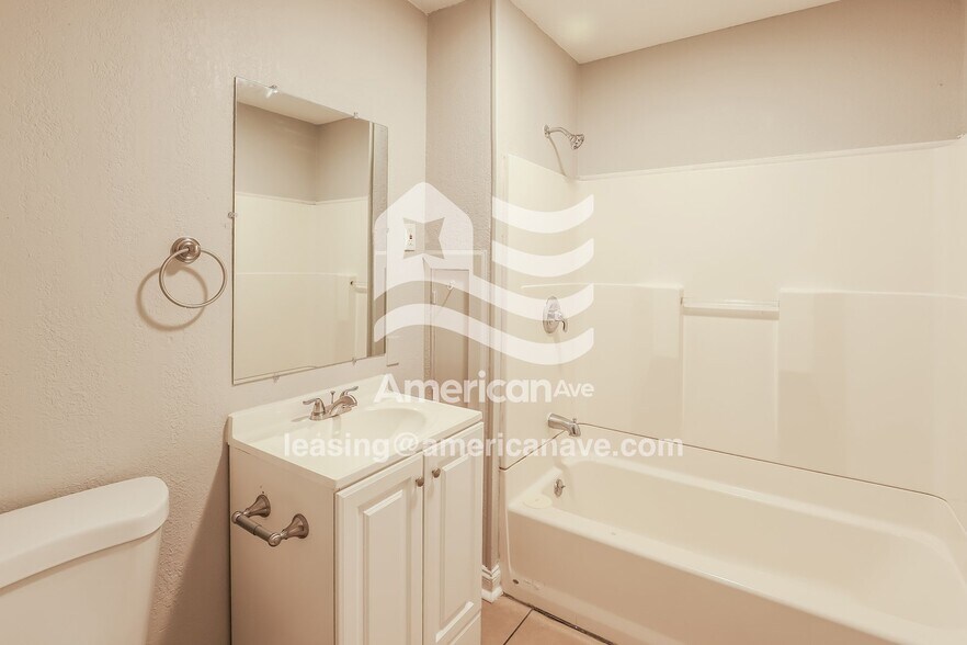 Building Photo - 3525 Ruby Ave