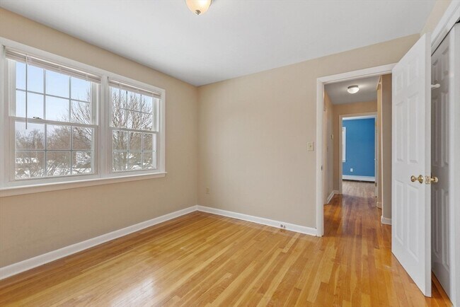 Building Photo - 20 Lovell St