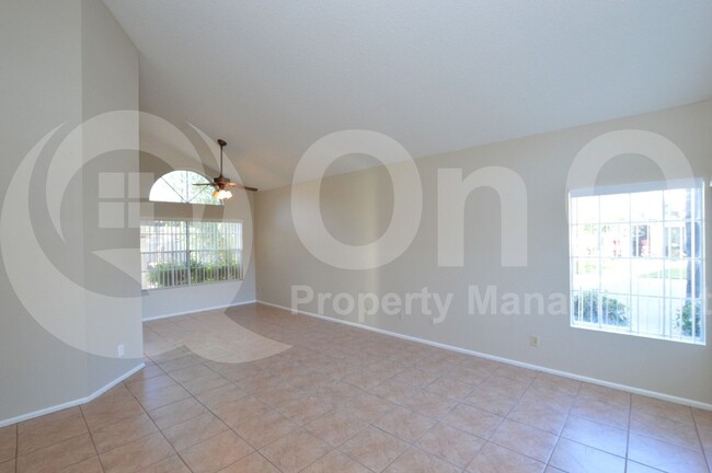 Building Photo - 2125 E Nantuckett Dr