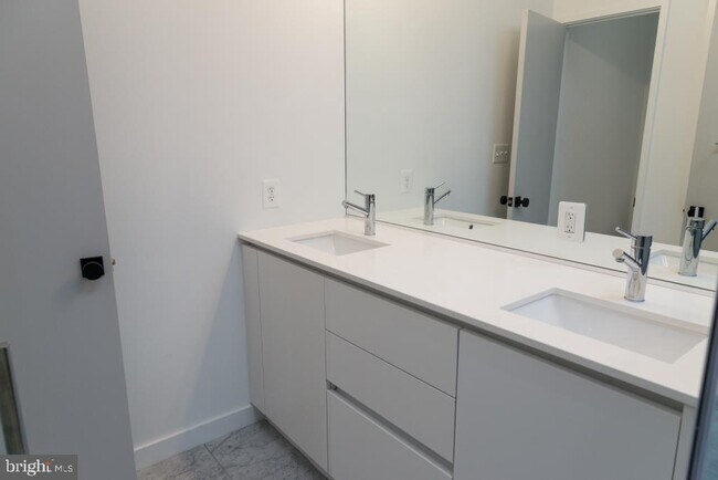 Building Photo - 1443 Euclid St NW