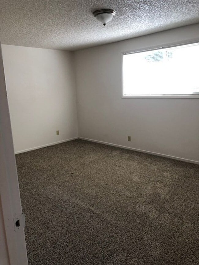 Building Photo - 1287 Kenray Loop