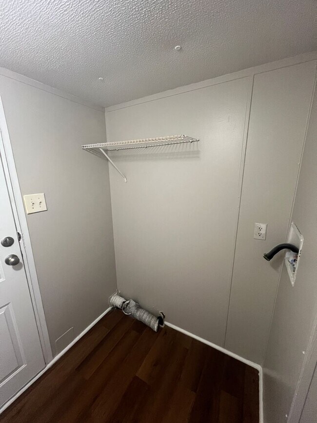 Building Photo - 3 Bedroom, 2 Bath Home (WAXHAW, NC)