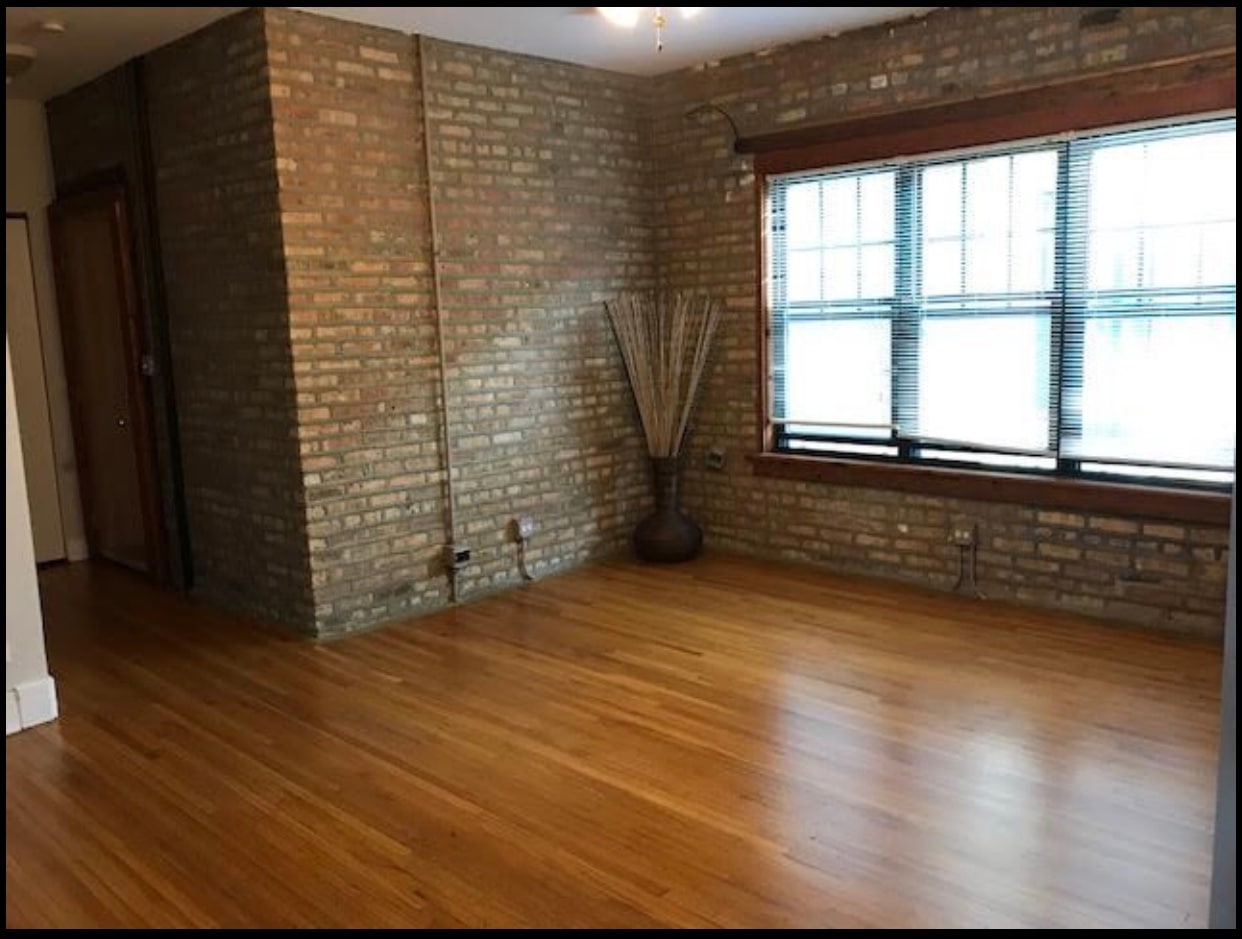 Building Photo - 7033 N Sheridan Rd