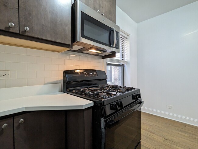 Building Photo - 2641 N Spaulding Ave