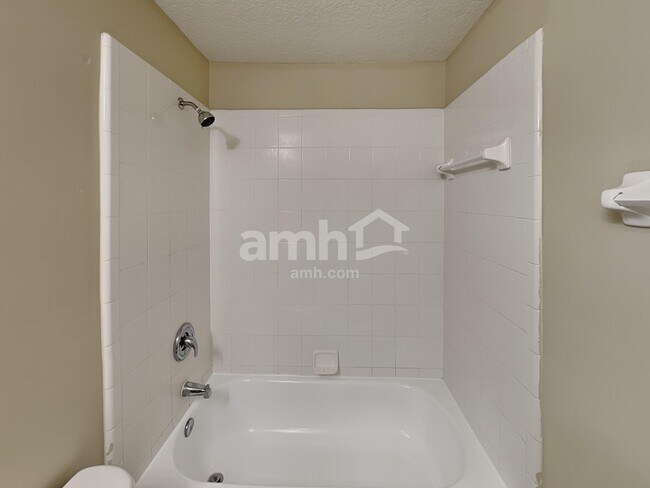 Building Photo - 1943 Wages Way S