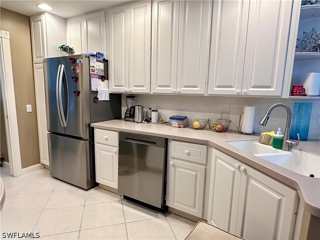 Building Photo - 5601 Cove Cir