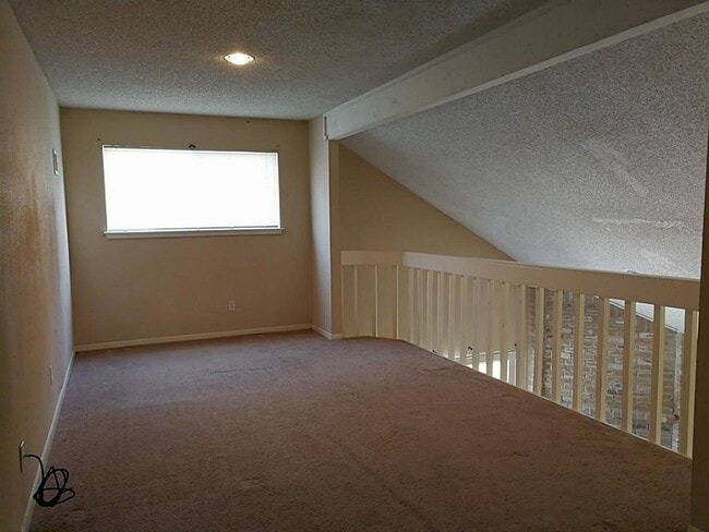 Building Photo - 6335 Pouter Dr