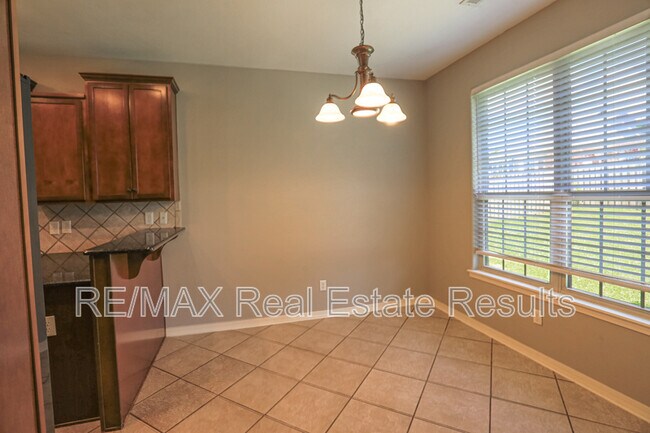 Building Photo - 3104 SW Tunica Ave