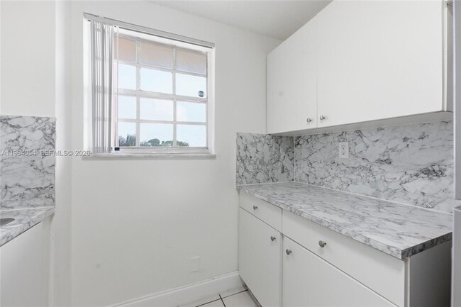 Building Photo - 2520 N Andrews Ave