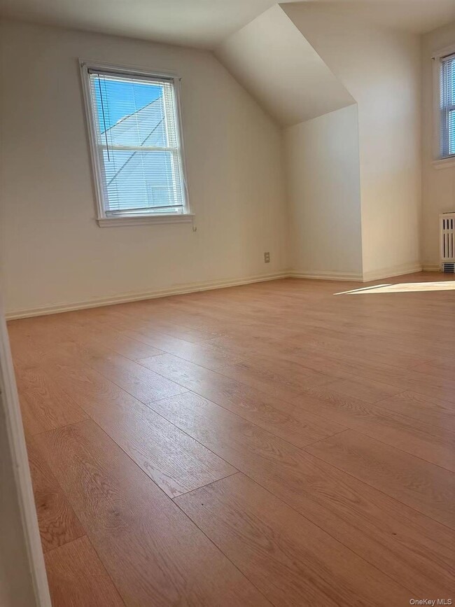 Building Photo - 185 Emerson Pl