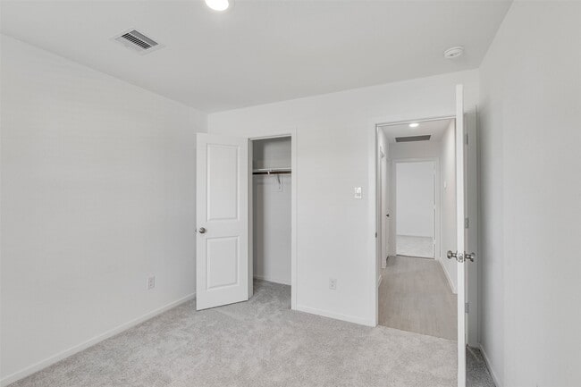 Building Photo - 6606 Tricolor Beech Ln