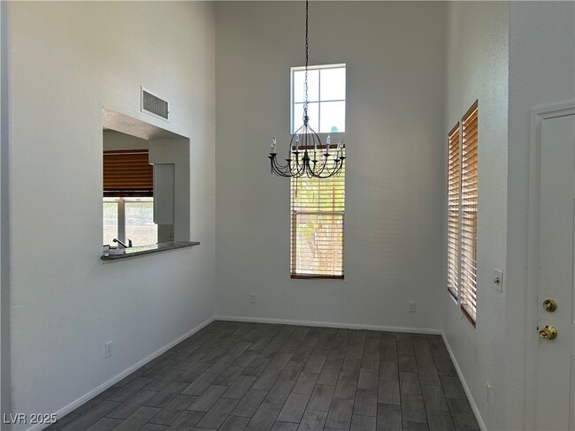 Building Photo - 1200 Valerio Ln