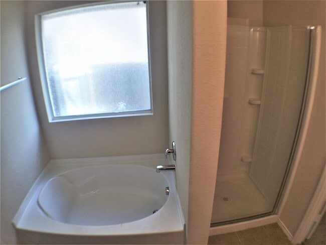 Building Photo - Great 3 Bedroom 2 Bath in Denton!