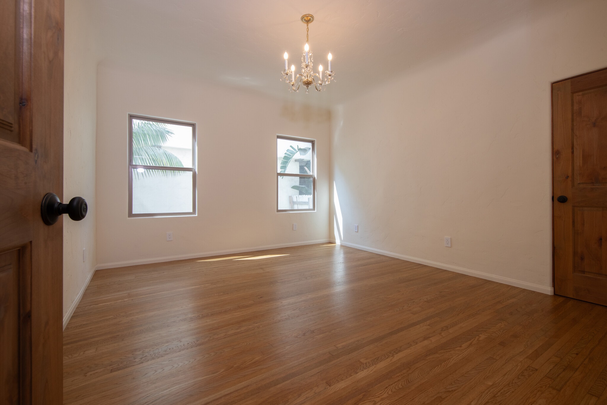 Building Photo - 1260 S Ridgeley Dr