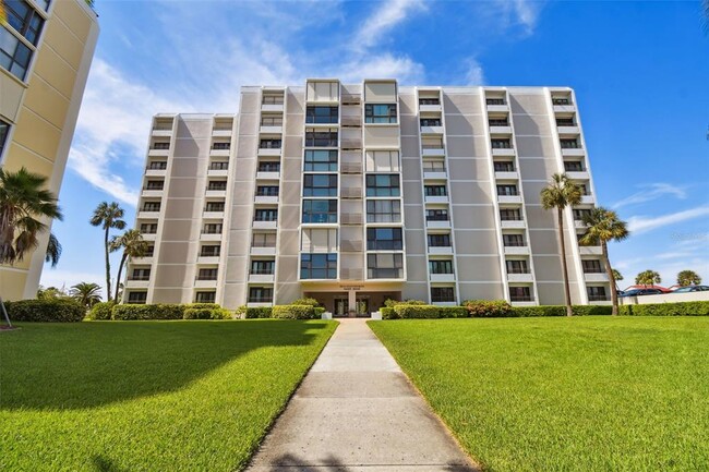 Building Photo - 851 Bayway Blvd