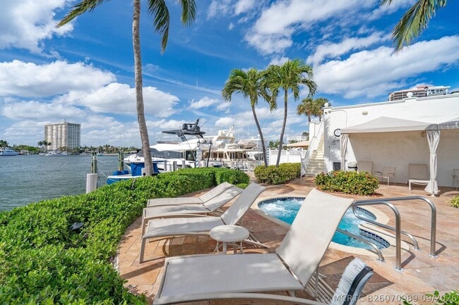 Building Photo - 1 Las Olas Cir