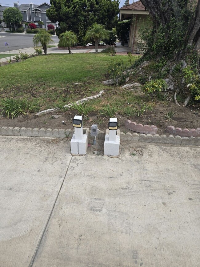 Building Photo - Comfortable 4-Bedroom Home in Peaceful Fou...