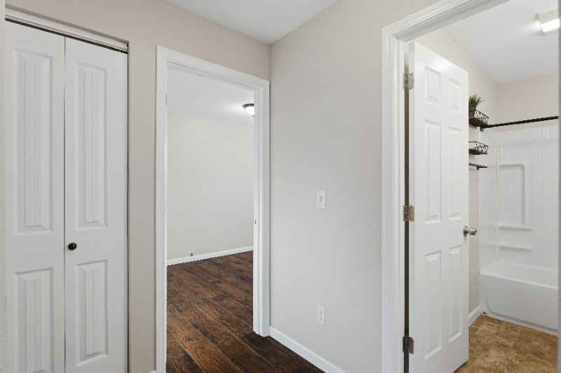 Building Photo - 1506-1506 110th St S