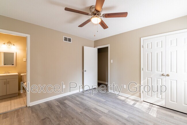 Building Photo - 2248 Colonial Hills Dr