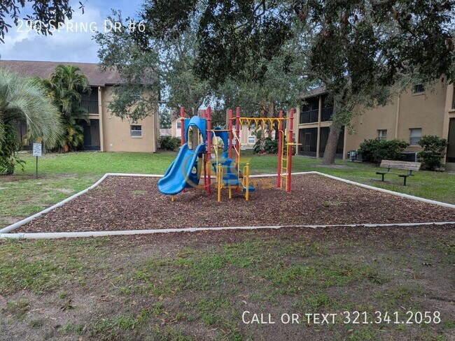 Building Photo - 290 Spring Dr