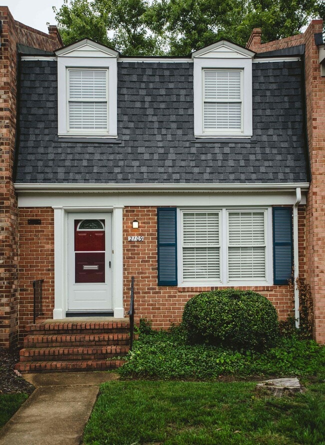 Building Photo - 2109 Lauderdale Dr