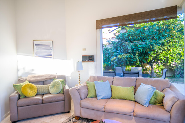 Building Photo - 75273 Spyglass Dr